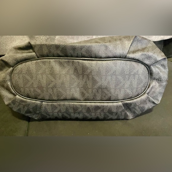 MICHAEL KORS Signature East West RING TOTE PURSE BLACK - Picture 9 of 16